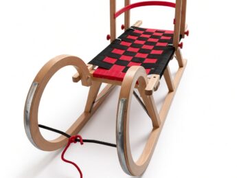 Slittino di legno tradizionale Spolnota Tatry 110cm con schienale rosso - immagine 3
